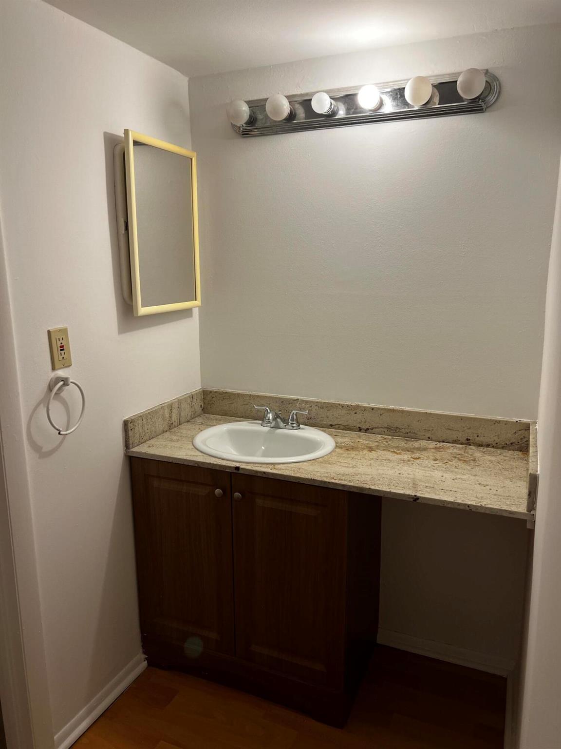 BRAVURA II CONDO - Residential Lease