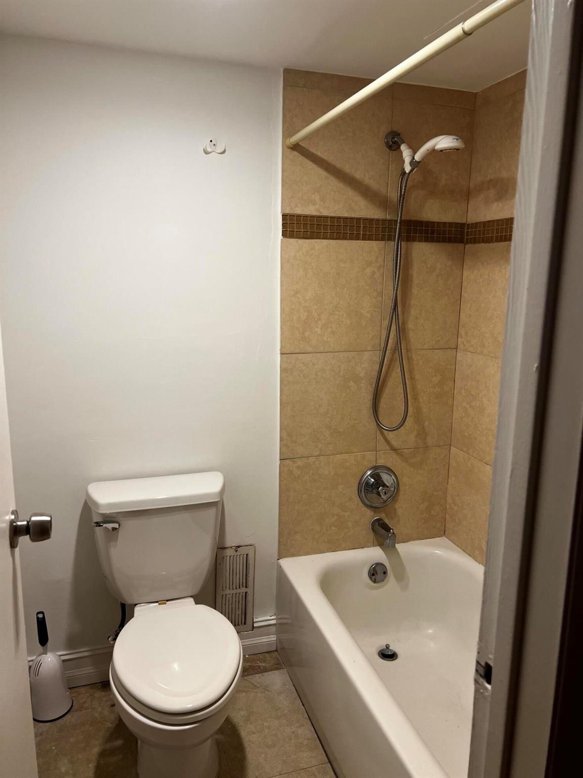 BRAVURA II CONDO - Residential Lease