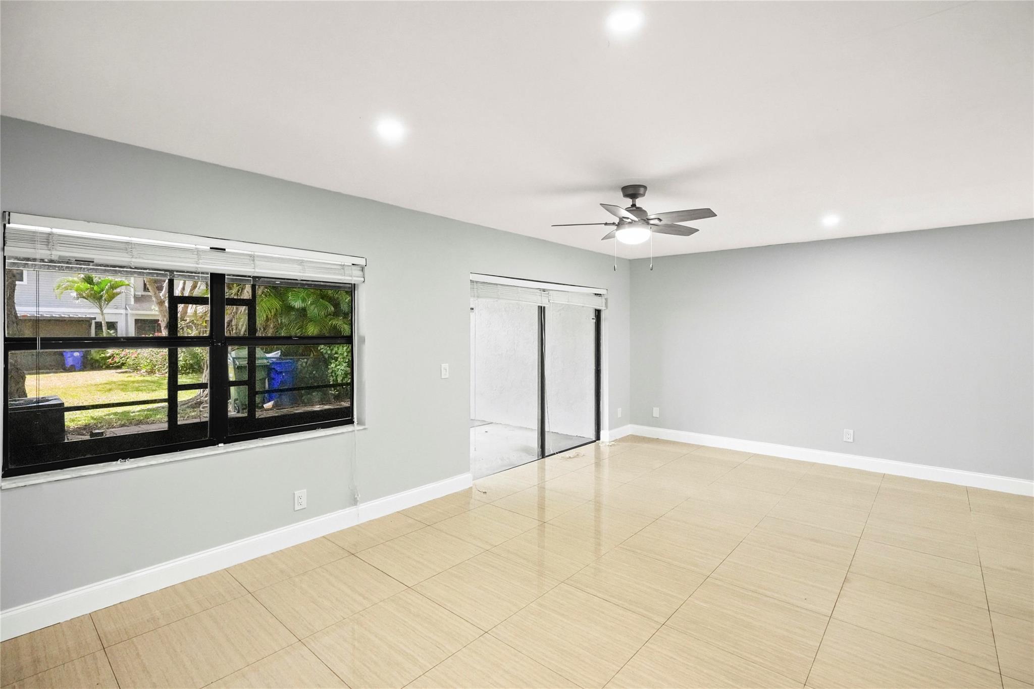 PEMBROKE POINTE SECTION T - Residential