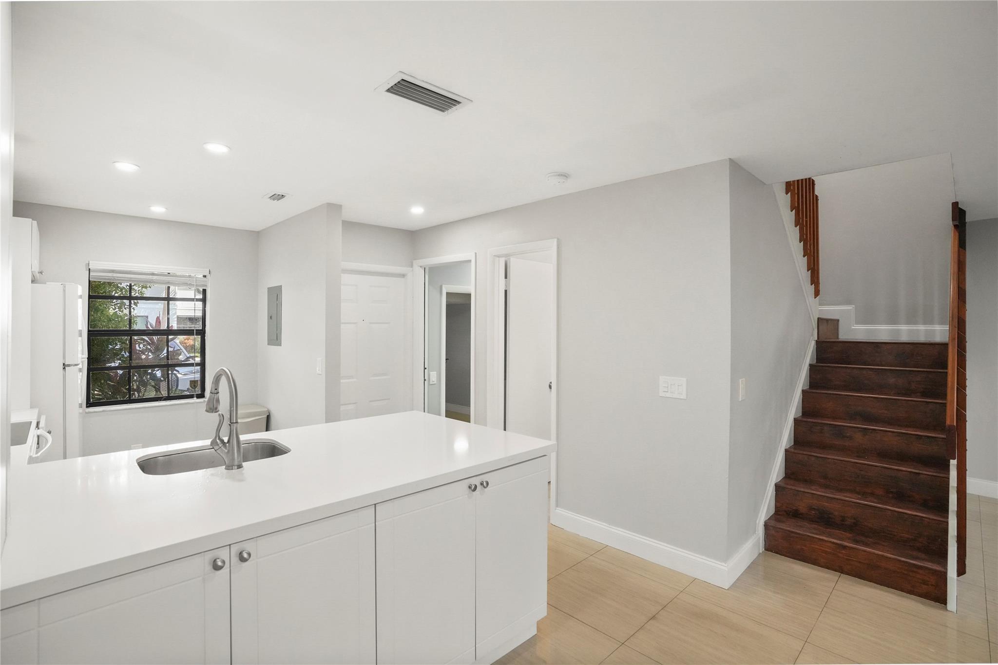 PEMBROKE POINTE SECTION T - Residential