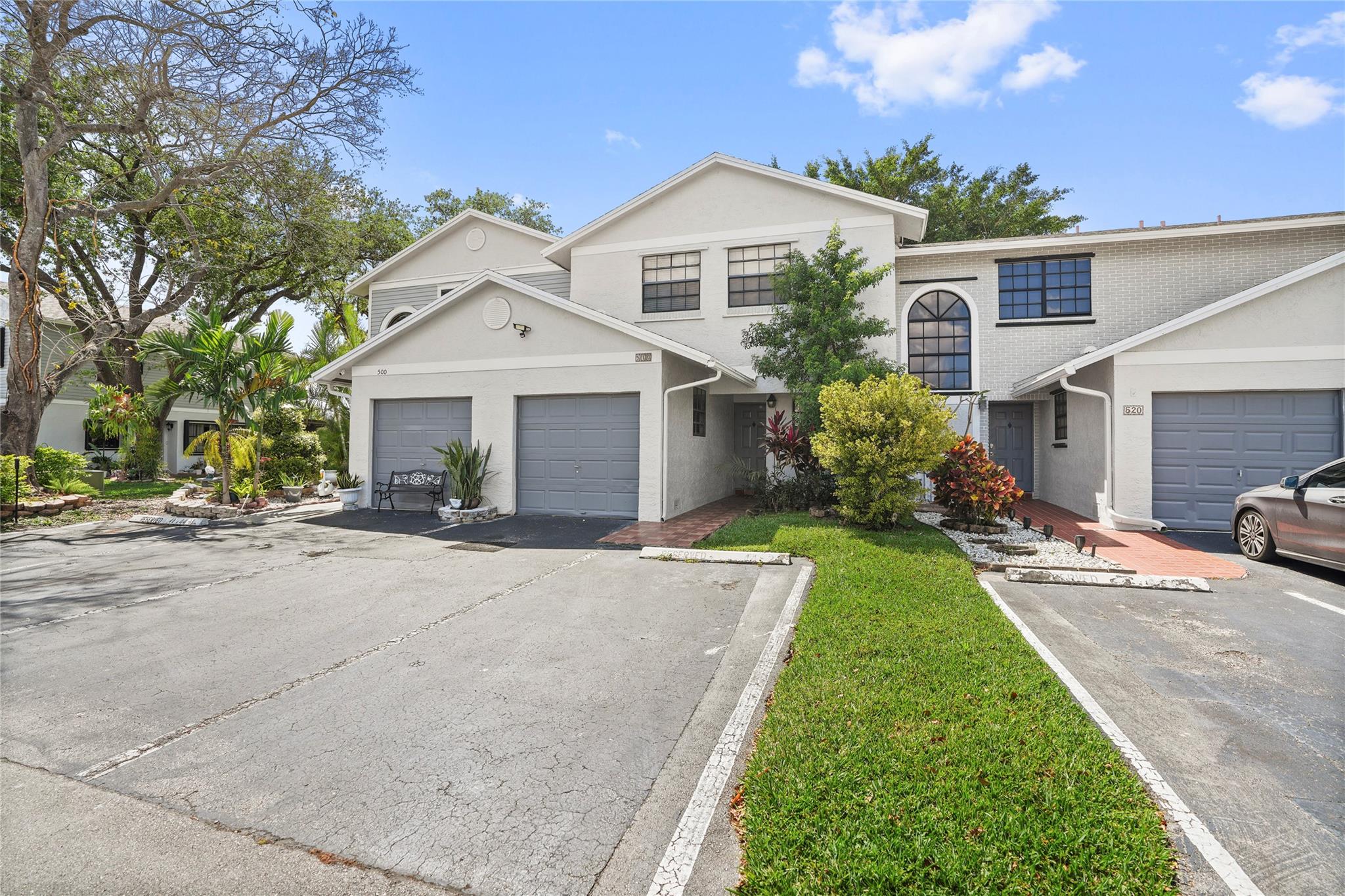 PEMBROKE POINTE SECTION T - Residential