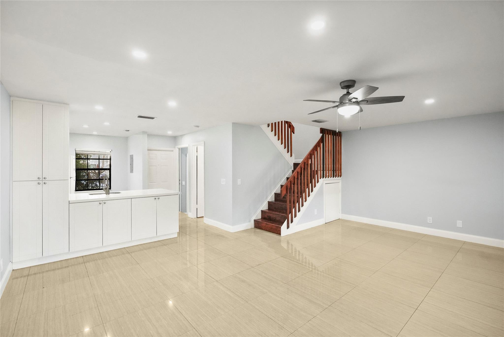 PEMBROKE POINTE SECTION T - Residential