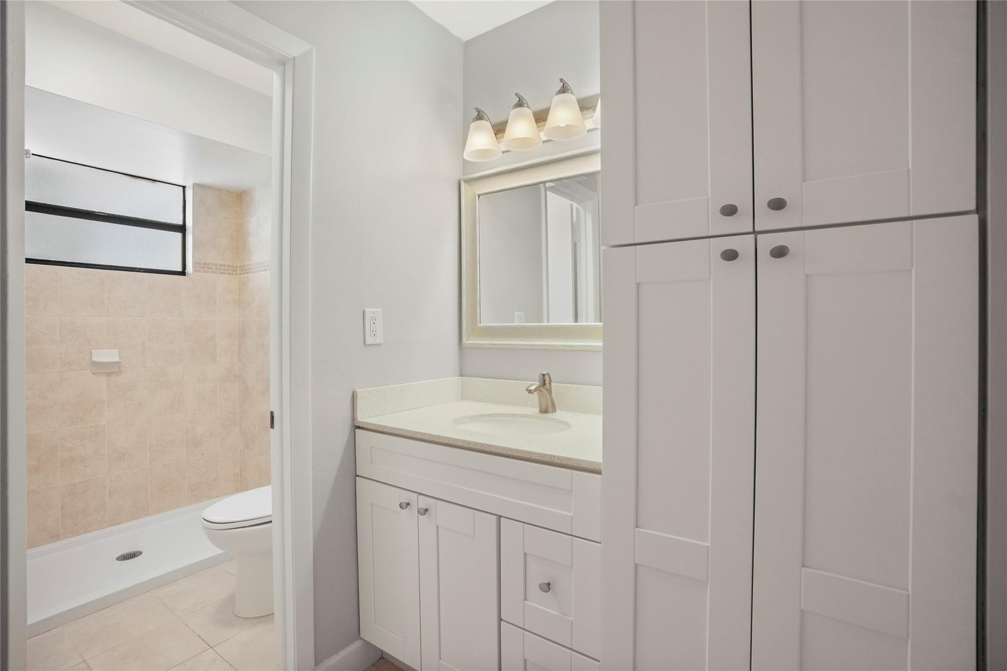 PEMBROKE POINTE SECTION T - Residential