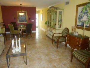 VILLAGE ROYALE GREENHILL - Residential