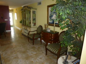 VILLAGE ROYALE GREENHILL - Residential