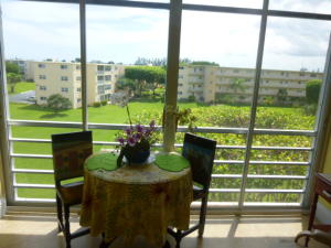 VILLAGE ROYALE GREENHILL - Residential