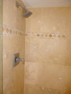 VILLAGE ROYALE GREENHILL - Residential