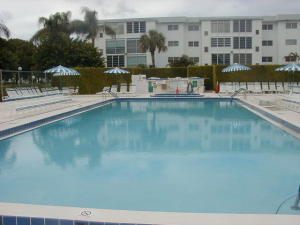 VILLAGE ROYALE GREENHILL - Residential