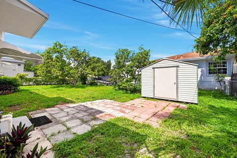 Tiny photo for 1716 N 25th Avenue, Hollywood, FL 33020 (MLS # B26045941)
