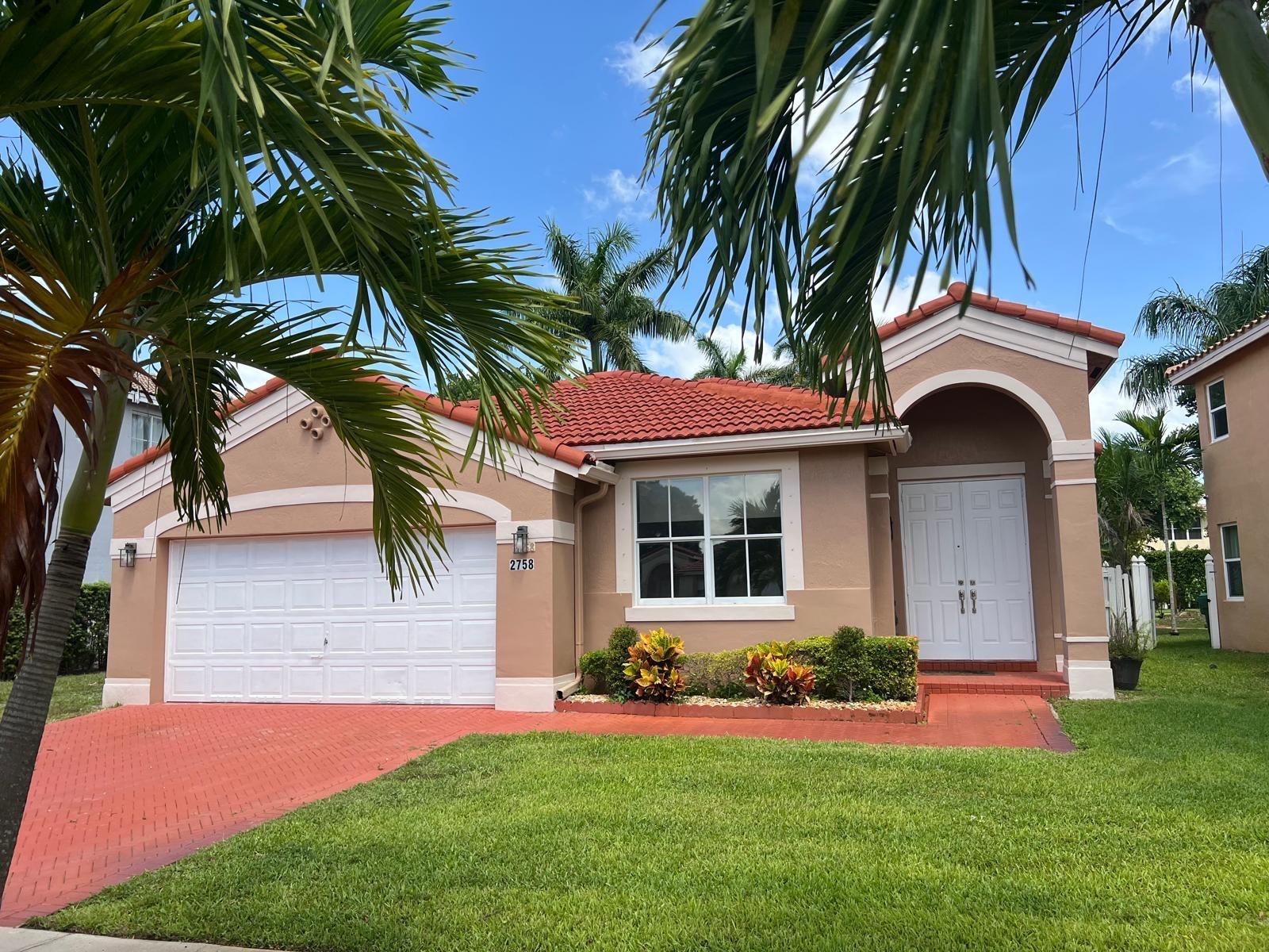 Pod 6 At Monarch Lakes 16 - Residential Lease