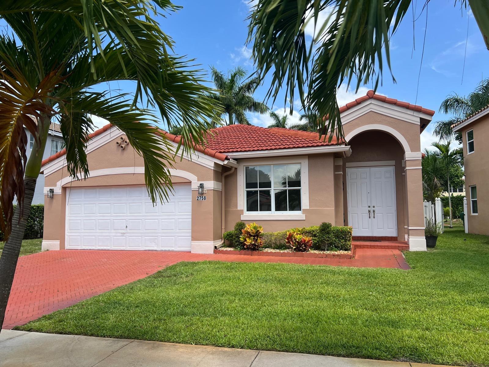 Pod 6 At Monarch Lakes 16 - Residential Lease