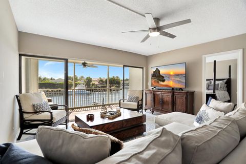 Condominium in Deerfield Beach FL 390 Federal Highway Hwy.jpg