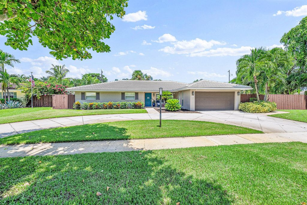 Photo of 2073 Radnor Road, North Palm Beach, FL 33408 (MLS # R10911326)
