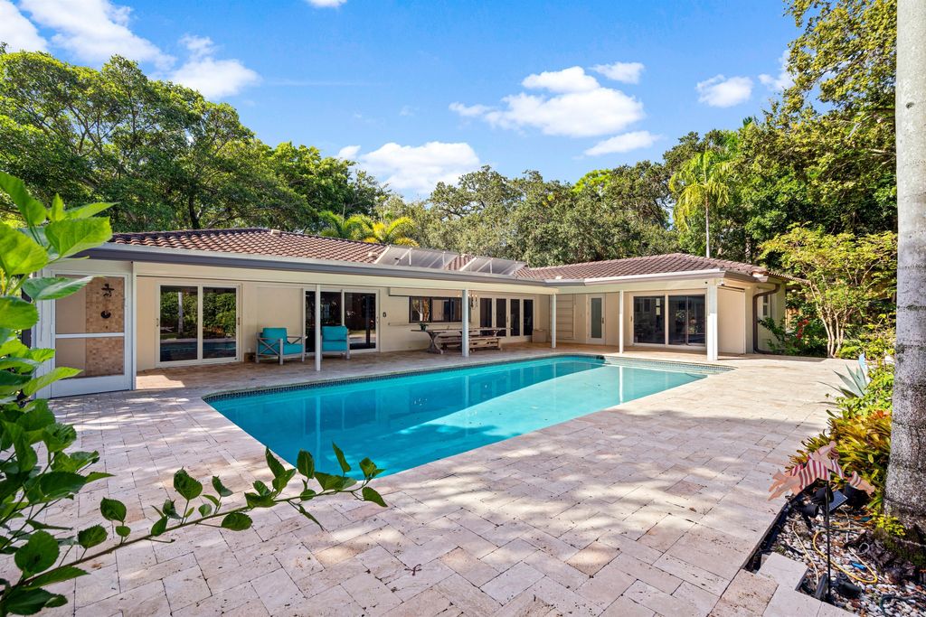 Photo of 801 Alamanda Street, Boca Raton, FL 33486 (MLS # R11131039)