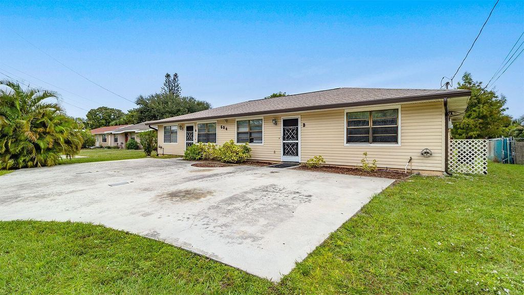 Photo of 604 Roselyn Avenue #B, Fort Pierce, FL 34982 (MLS # R11140591)