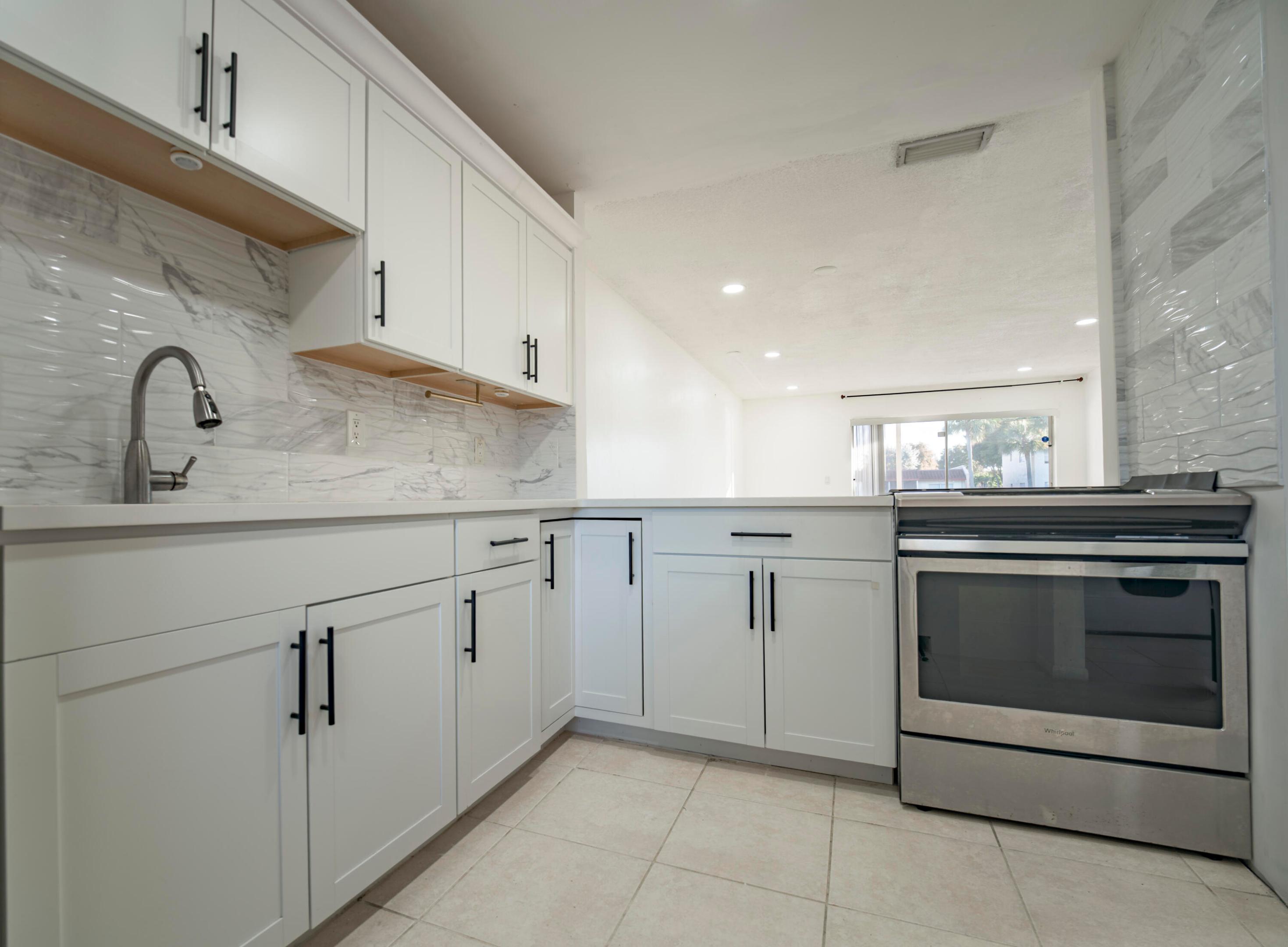 GOLDEN LAKES VILLAGE COND 1 THRU 13-A - Residential Lease