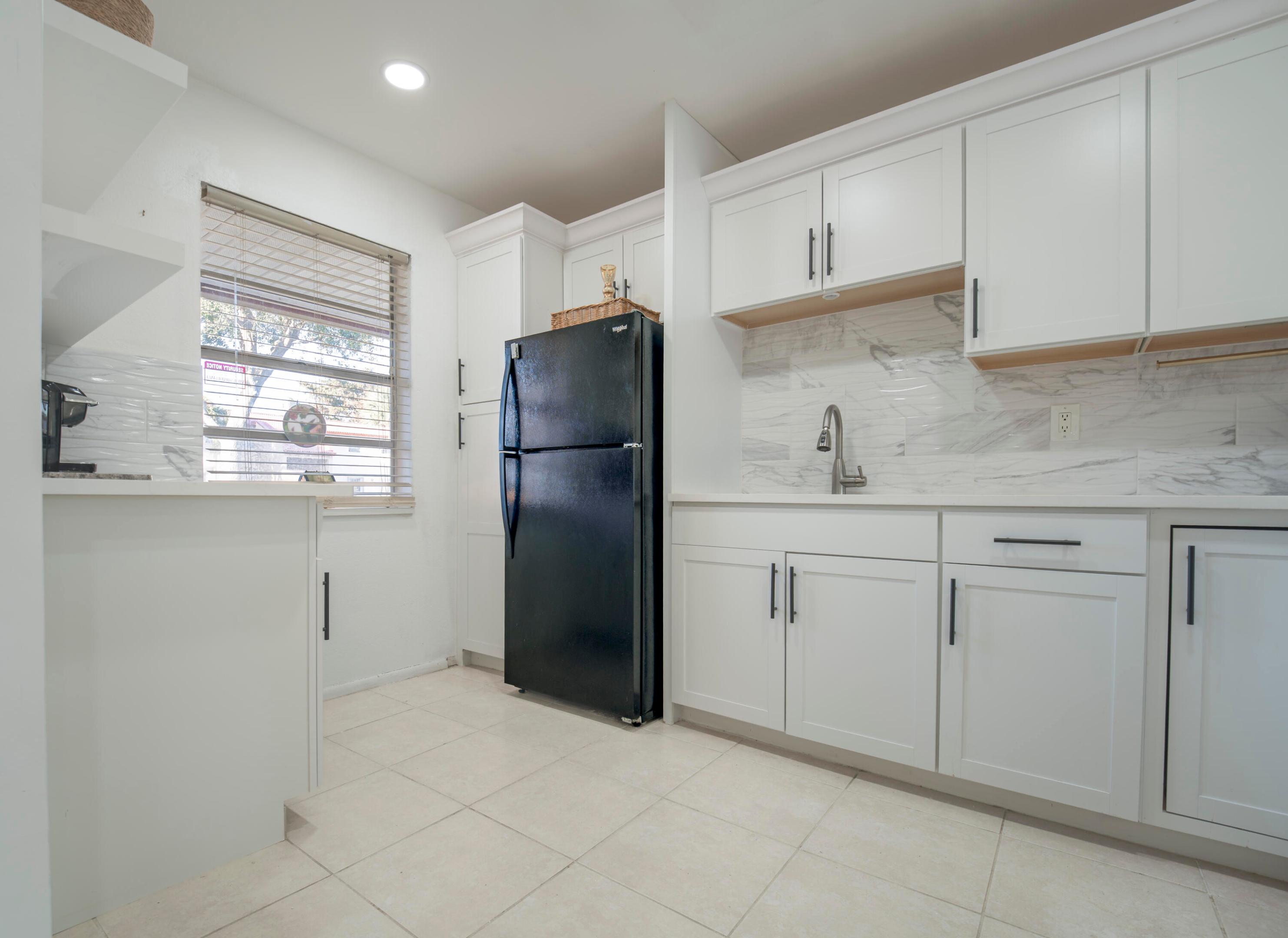 GOLDEN LAKES VILLAGE COND 1 THRU 13-A - Residential Lease