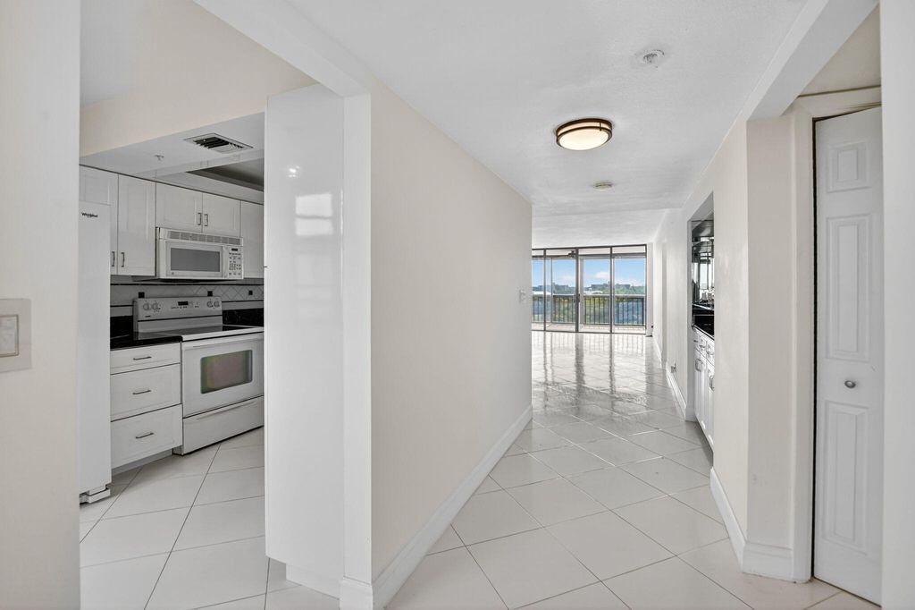Photo of 6620 Boca Del Mar Drive #706, Boca Raton, FL 33433 (MLS # R11138565)