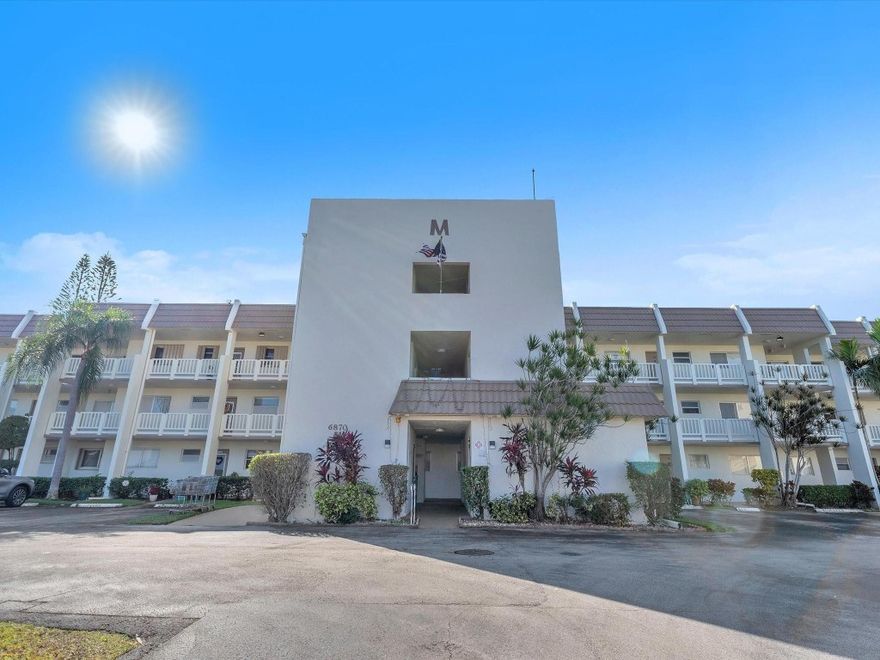 Don’t Miss This Incredible Opportunity! This 1 Bedroom, 1.5 Bath Condo Is Now The Lowest-Priced Turn-Key Unit In Royal Park Gardens! With Solid Reserves And No Special Assessments, You Can Purchase With Complete Confidence. Light-Filled And Airy, This 3rd-Floor Beauty Showcases Stylish Laminate Flooring, A Spacious Primary Suite With En Suite Bath And Walk-In Closet, Plus A Convenient Half Bath For Guests. Enjoy Tranquil Views Of The Stranahan River From Your Screened-In Balcony—Perfect For Morning Coffee Or Evening Wine. Bonus Storage, Three Sparkling Pools, Fitness Center, Library, Grilling Areas, And More Elevate The Lifestyle. With Some Of The Lowest Monthly Fees Around, This Deal In RPG Simply Can’t Be Beat! 35K POI, 55+, 690 credit, 12 months coa in escrow