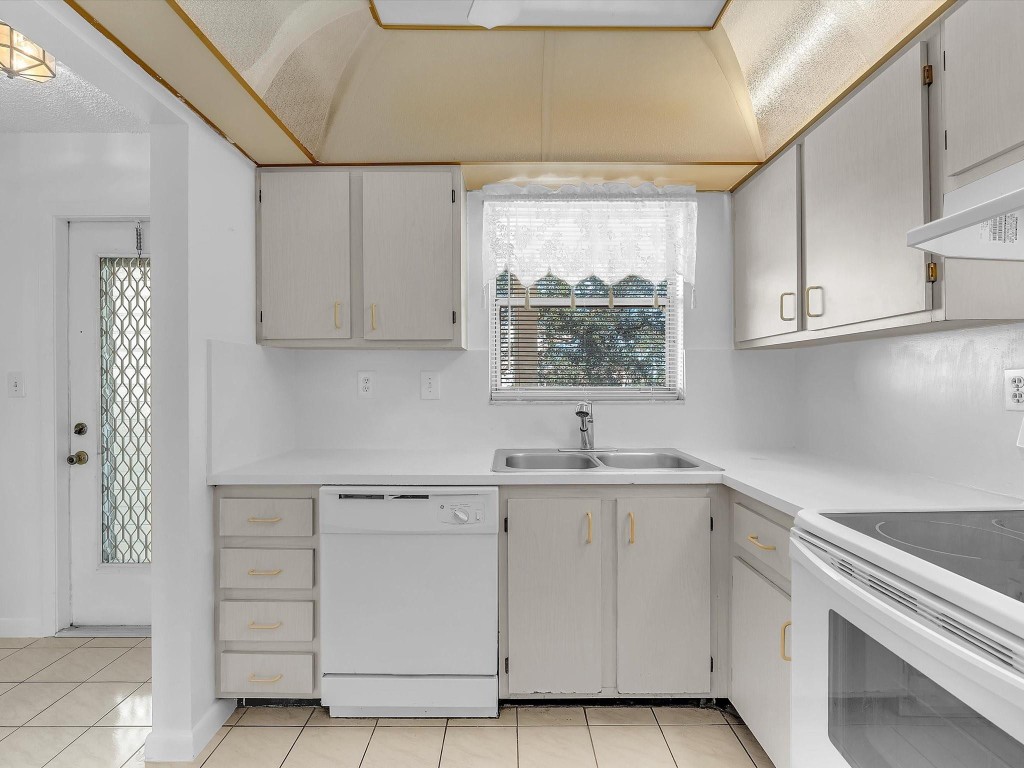 Royal Park Gardens - Residential