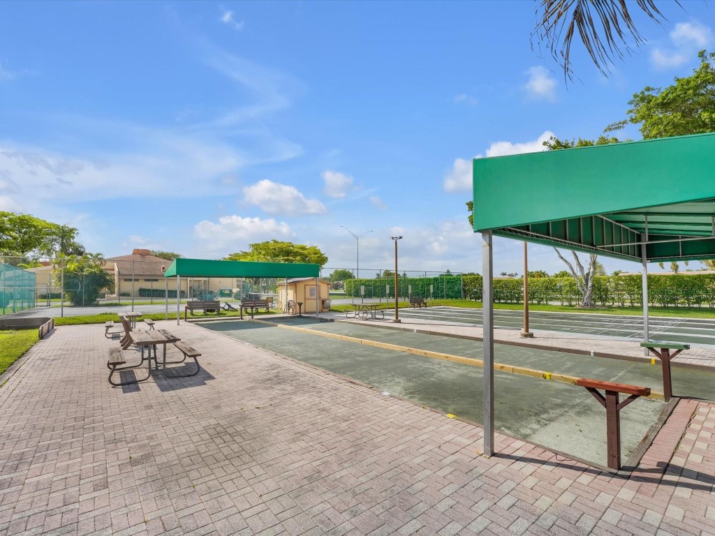 Royal Park Gardens - Residential