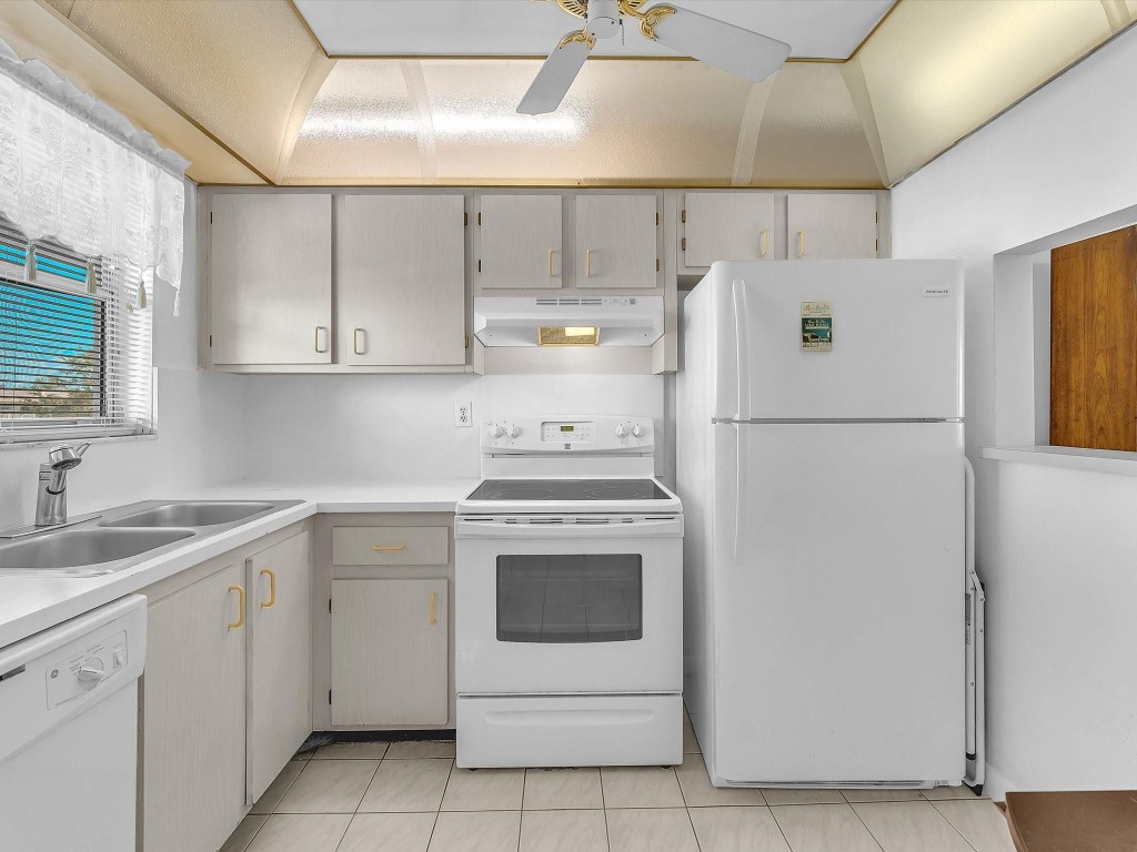 Royal Park Gardens - Residential