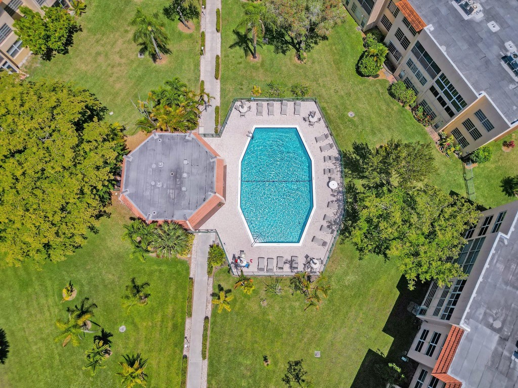 Royal Park Gardens - Residential