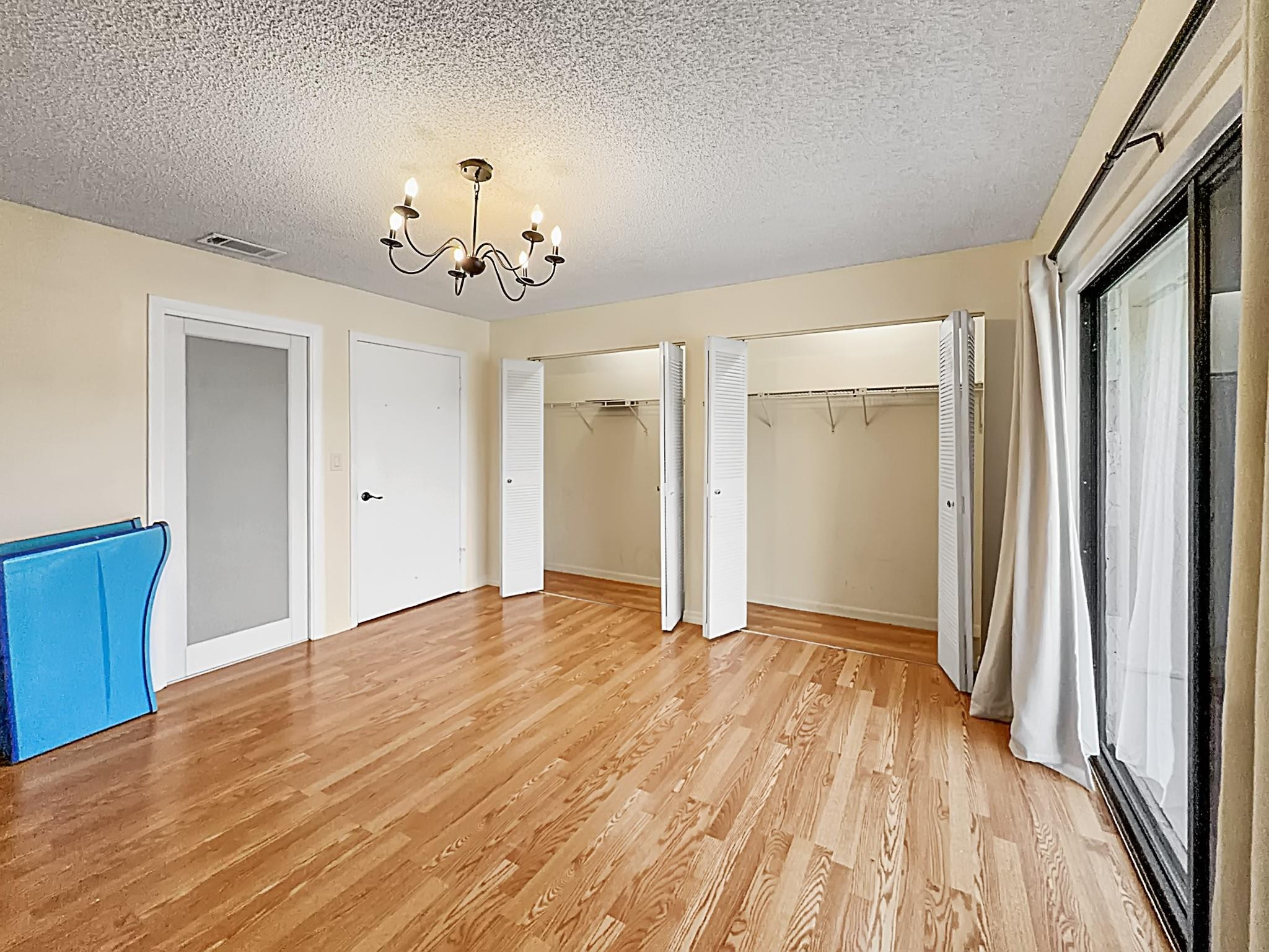 THE RACQUET CLUB - Residential