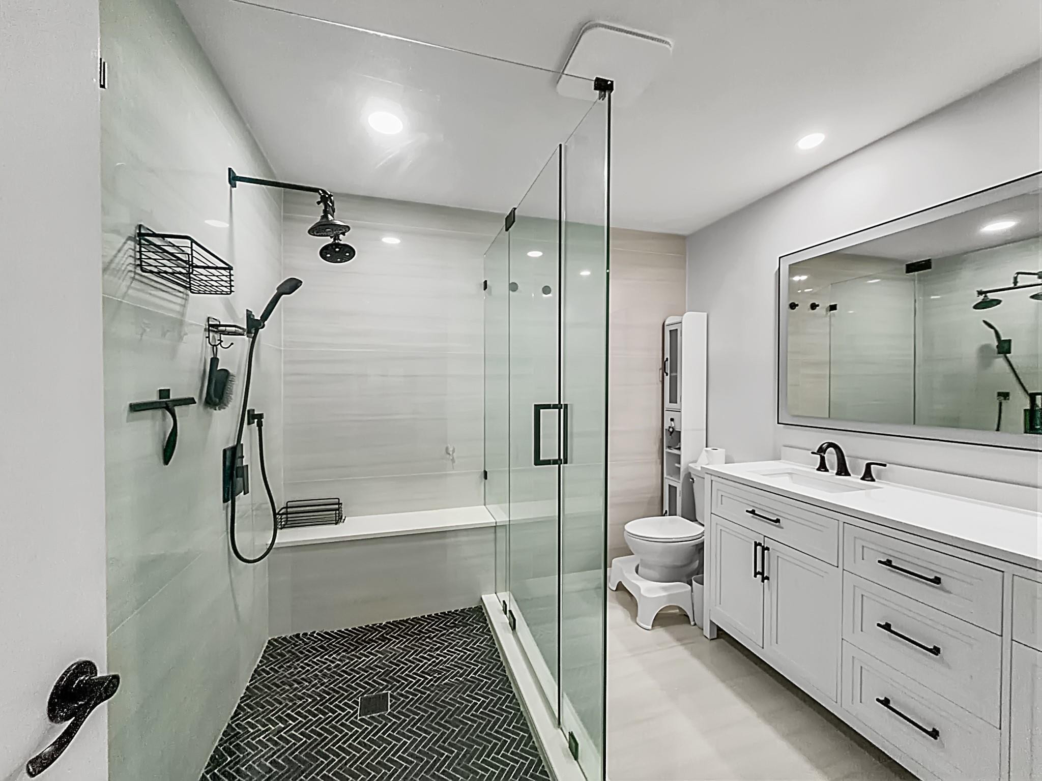 THE RACQUET CLUB - Residential