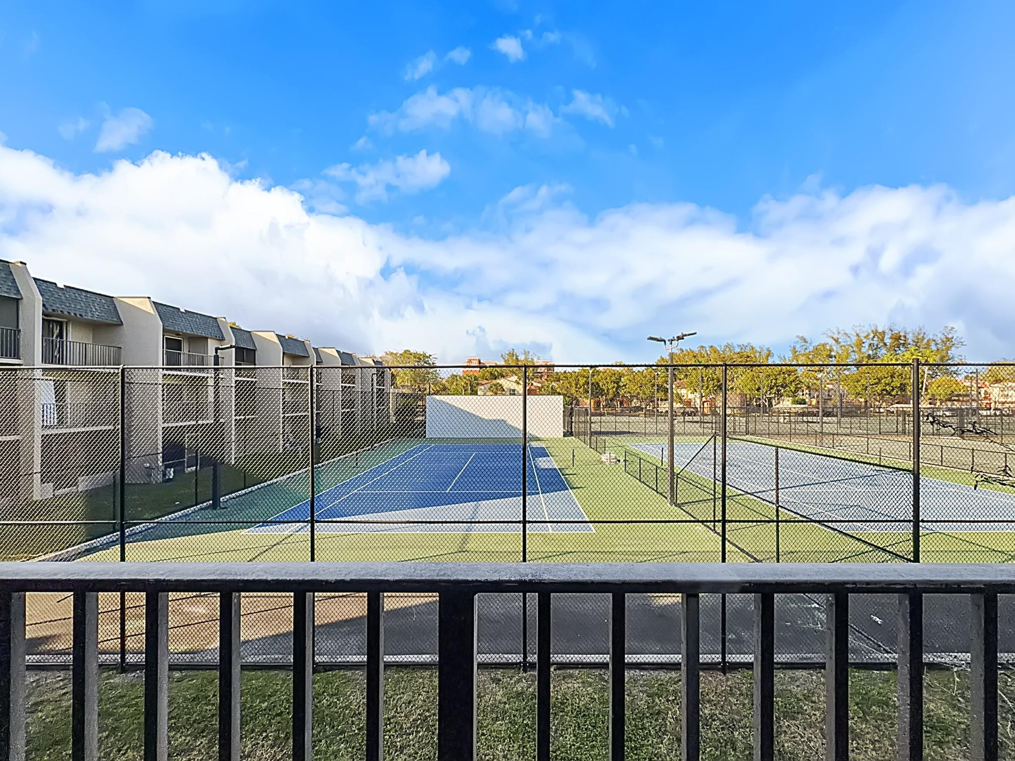 THE RACQUET CLUB - Residential