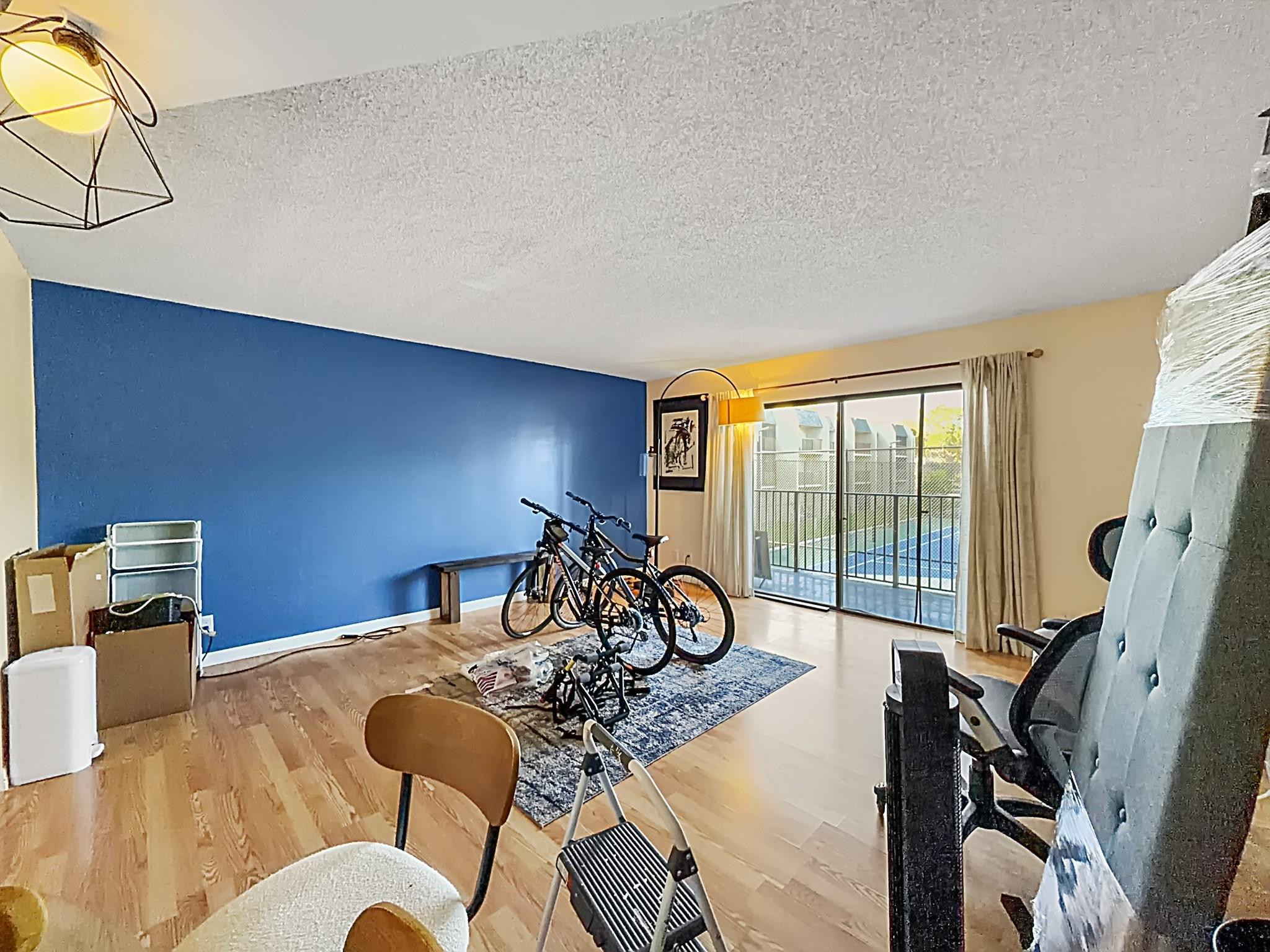 THE RACQUET CLUB - Residential