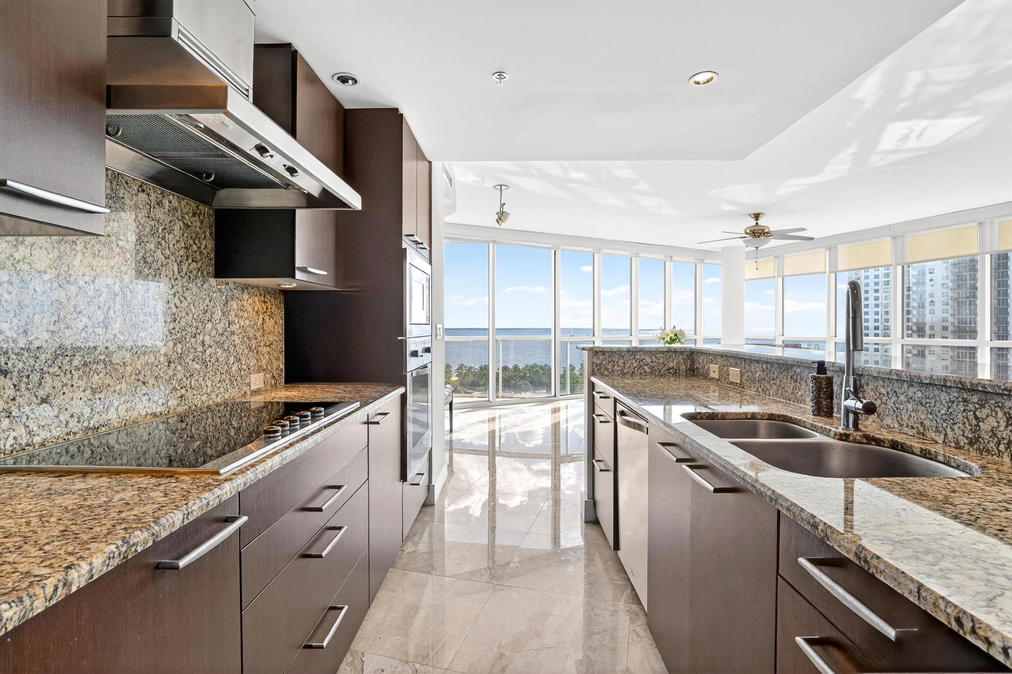 PLAZA AT OCEANSIDE (THE) - Residential