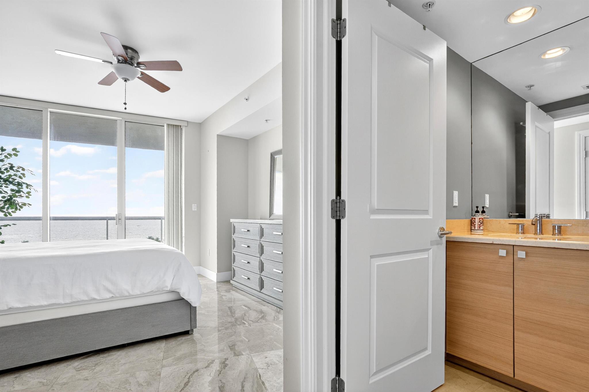 PLAZA AT OCEANSIDE (THE) - Residential