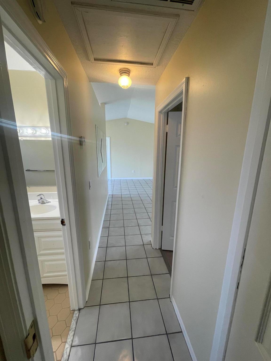 PORT ST LUCIE SECTION 9 - Residential Lease