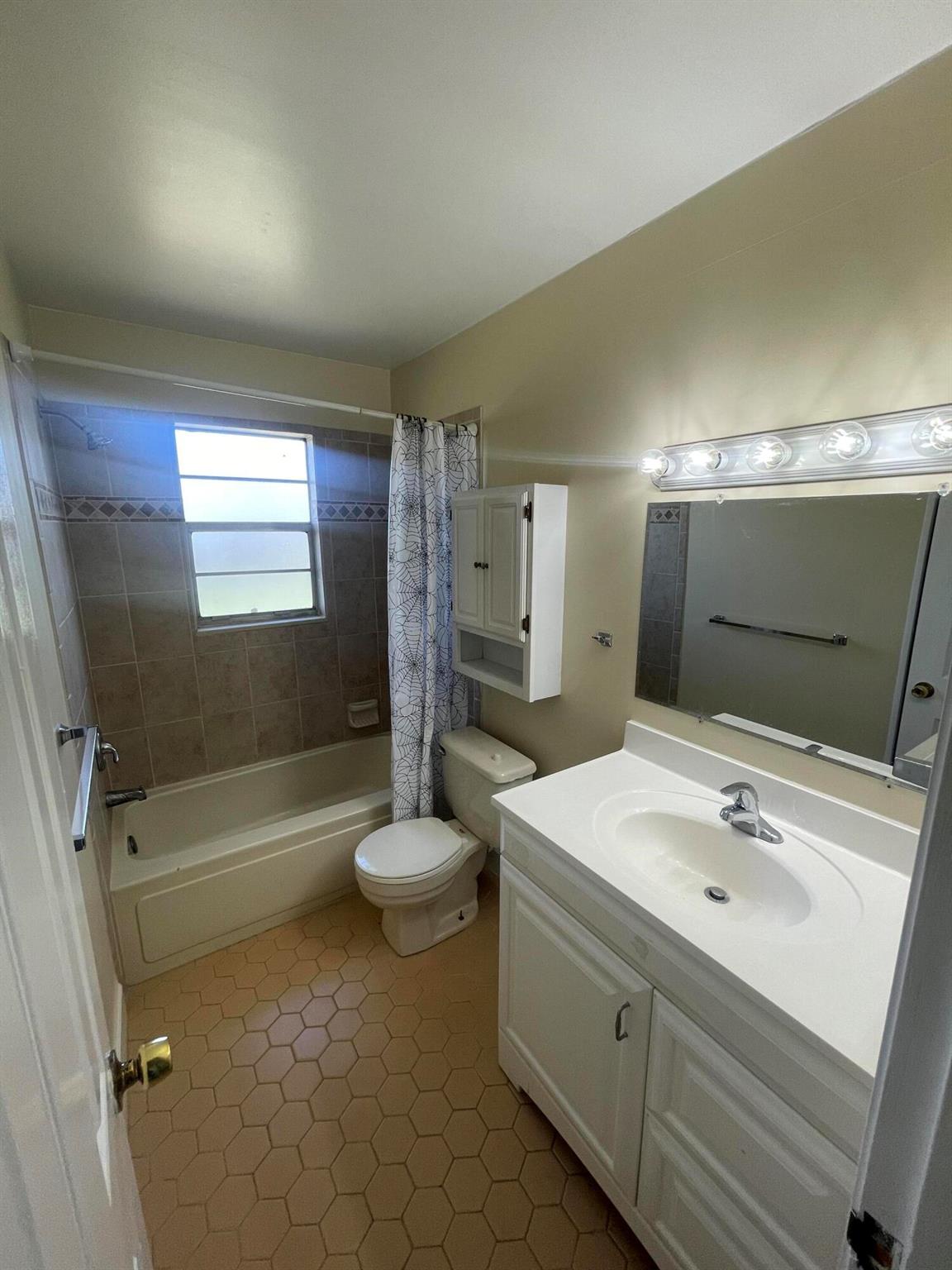 PORT ST LUCIE SECTION 9 - Residential Lease