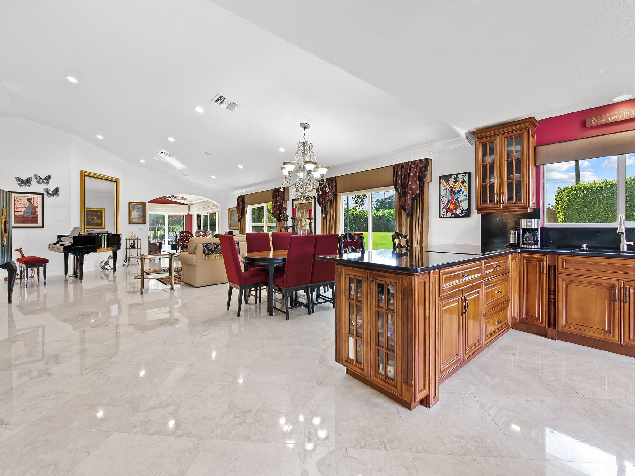 10984 Highland Circle