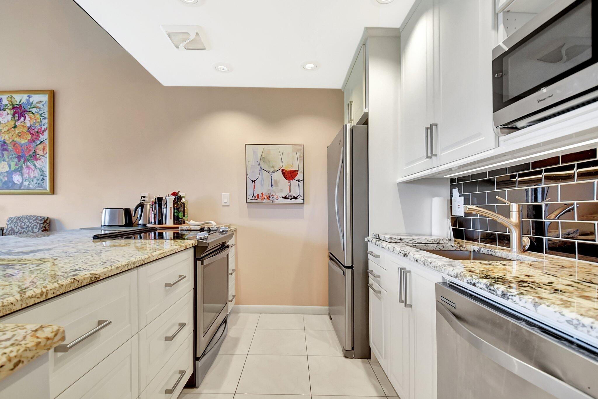 LAVERS DELRAY RACQUET CLU - Residential Lease