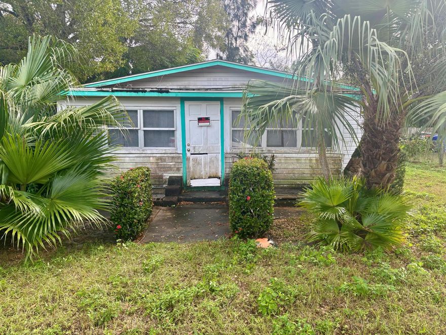 Fixer-upper property located just 8 minutes from the beach, situated on a desirable double lot. The property offers potential to subdivide and build an additional home (subject to local approvals). Cleveland Clinic Indian River Hospital is approximately one mile away, and the surrounding area is experiencing rapid growth. An excellent opportunity for investors or buyers seeking value and future potential.