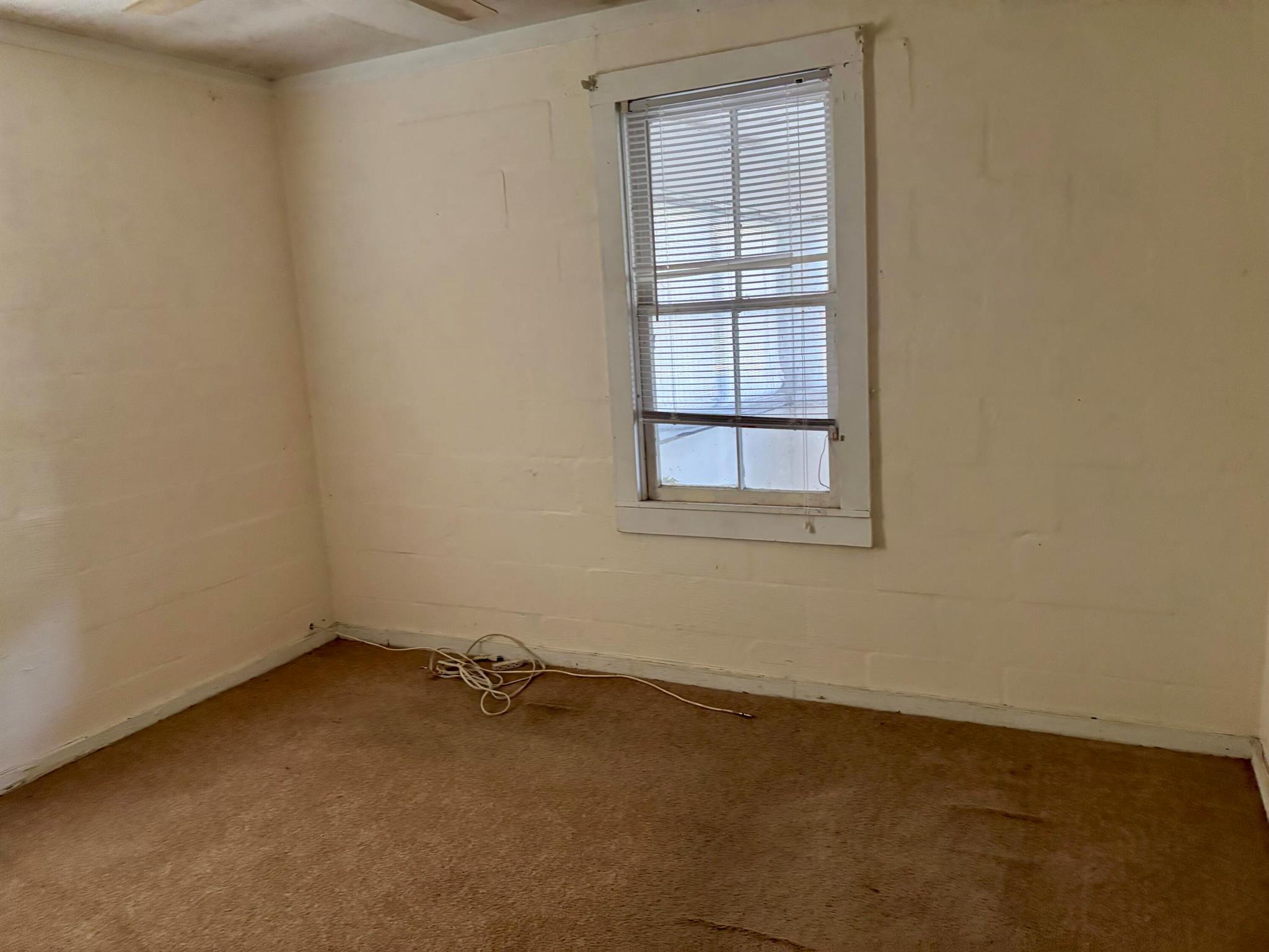 W E GEOFFREYS - Residential