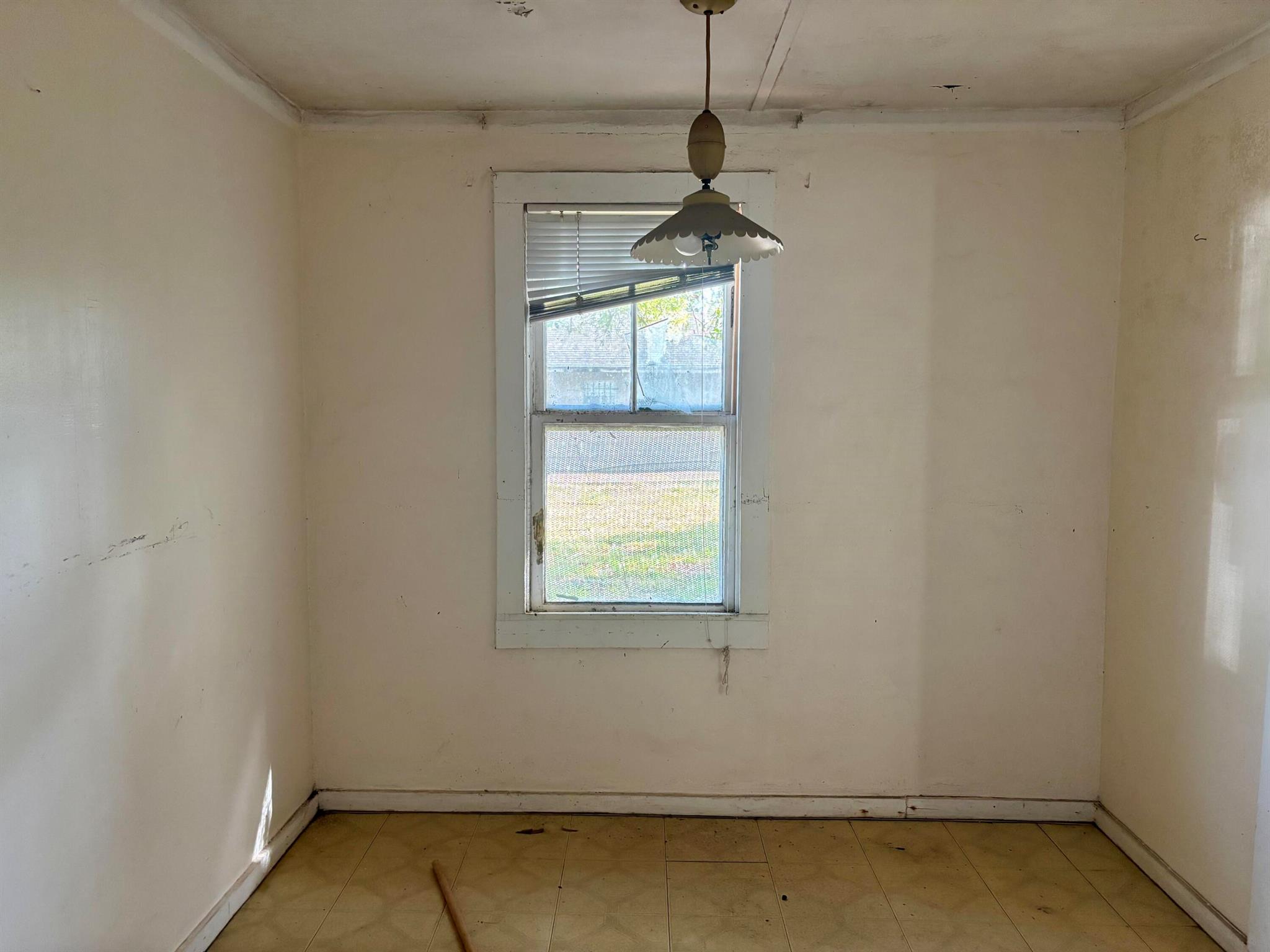 W E GEOFFREYS - Residential