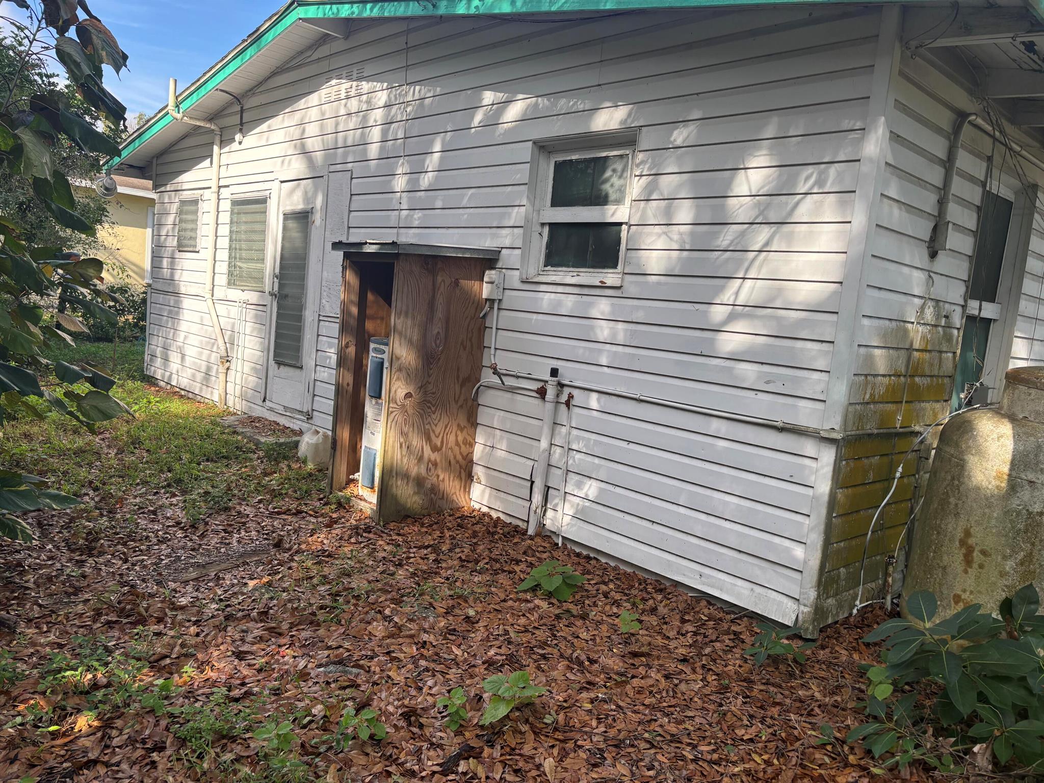 W E GEOFFREYS - Residential