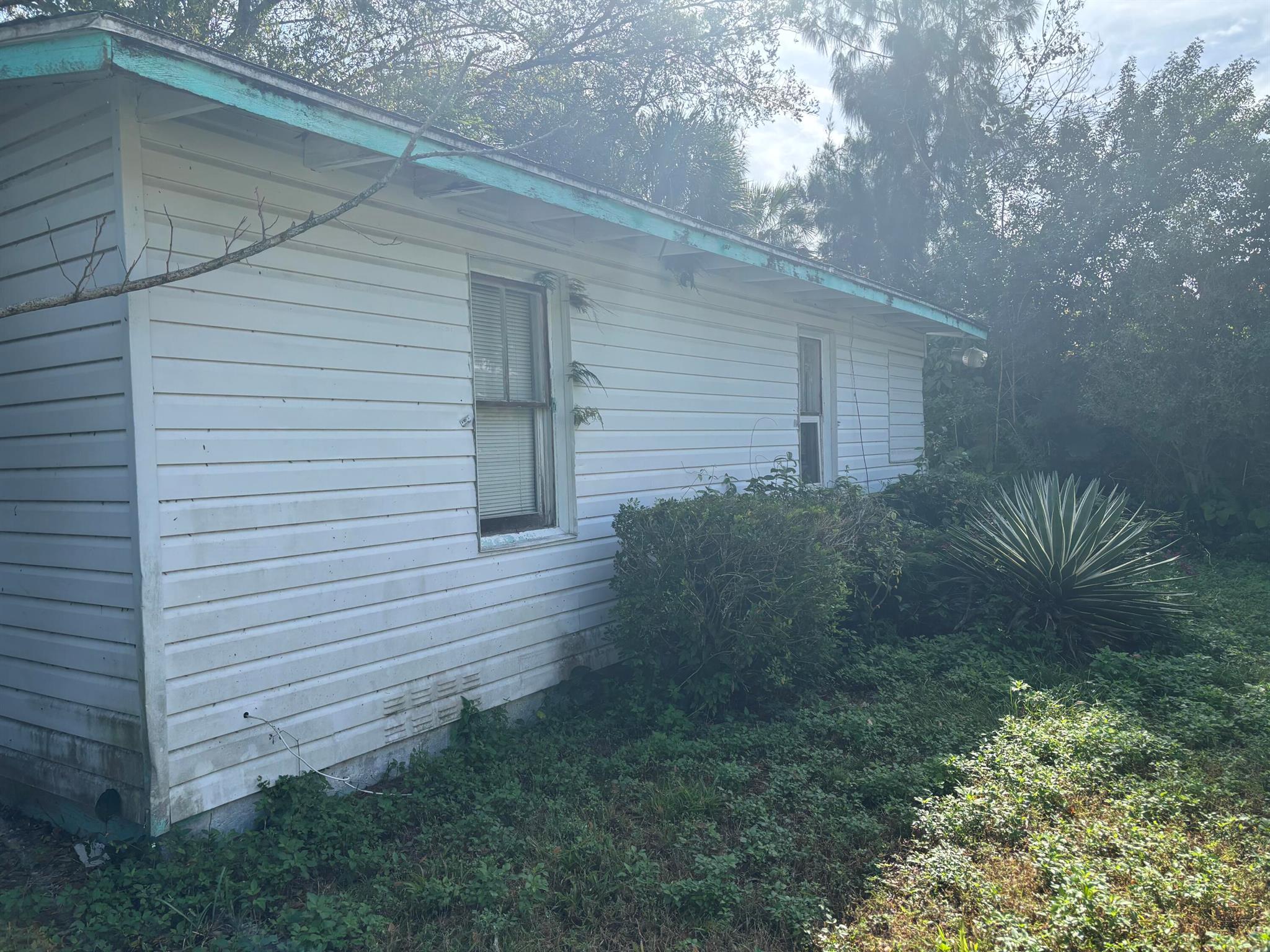 W E GEOFFREYS - Residential