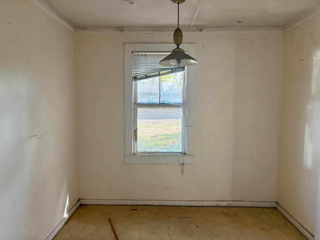 W E GEOFFREYS - Residential