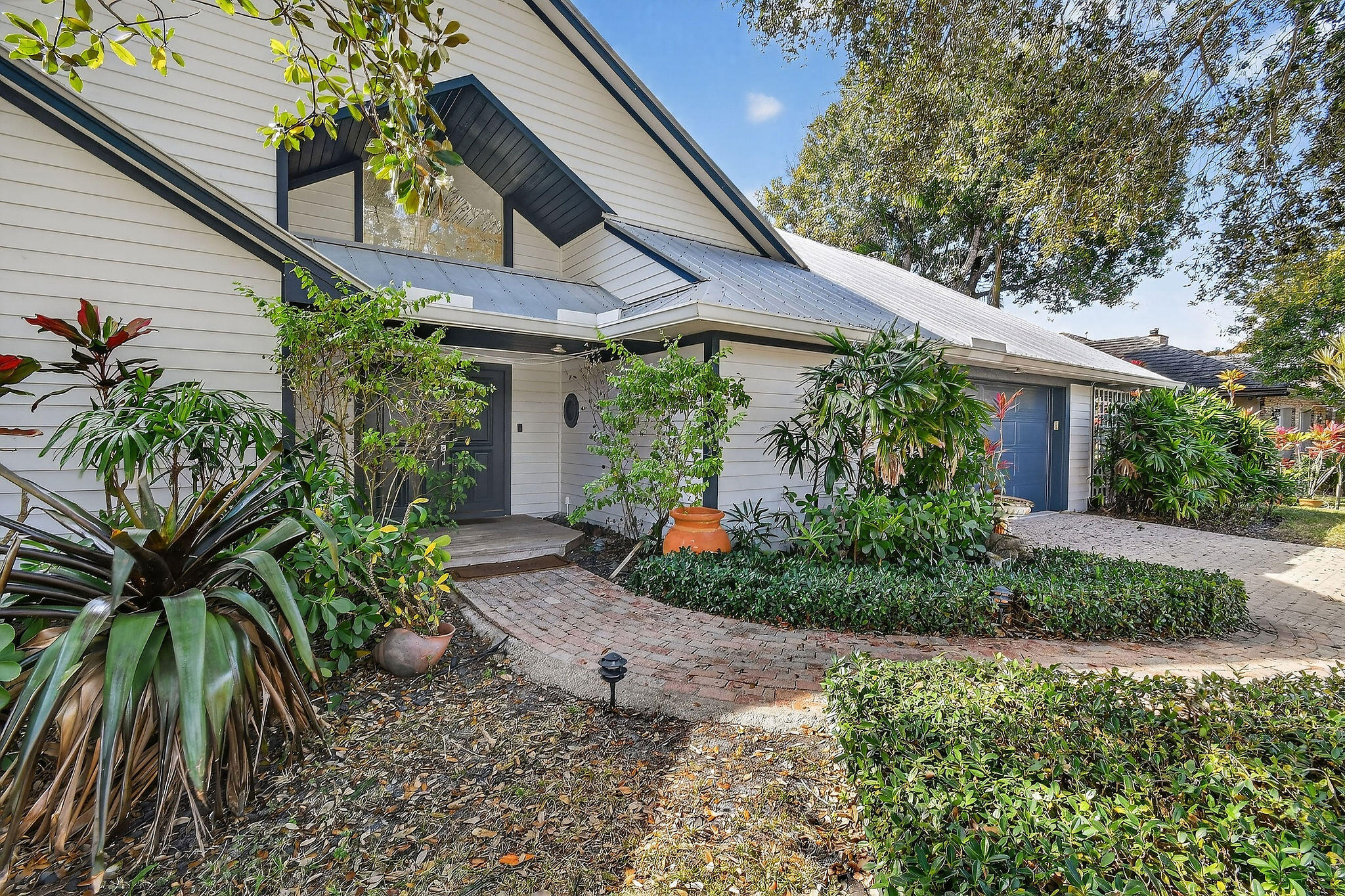 2388 Palm Harbor Drive