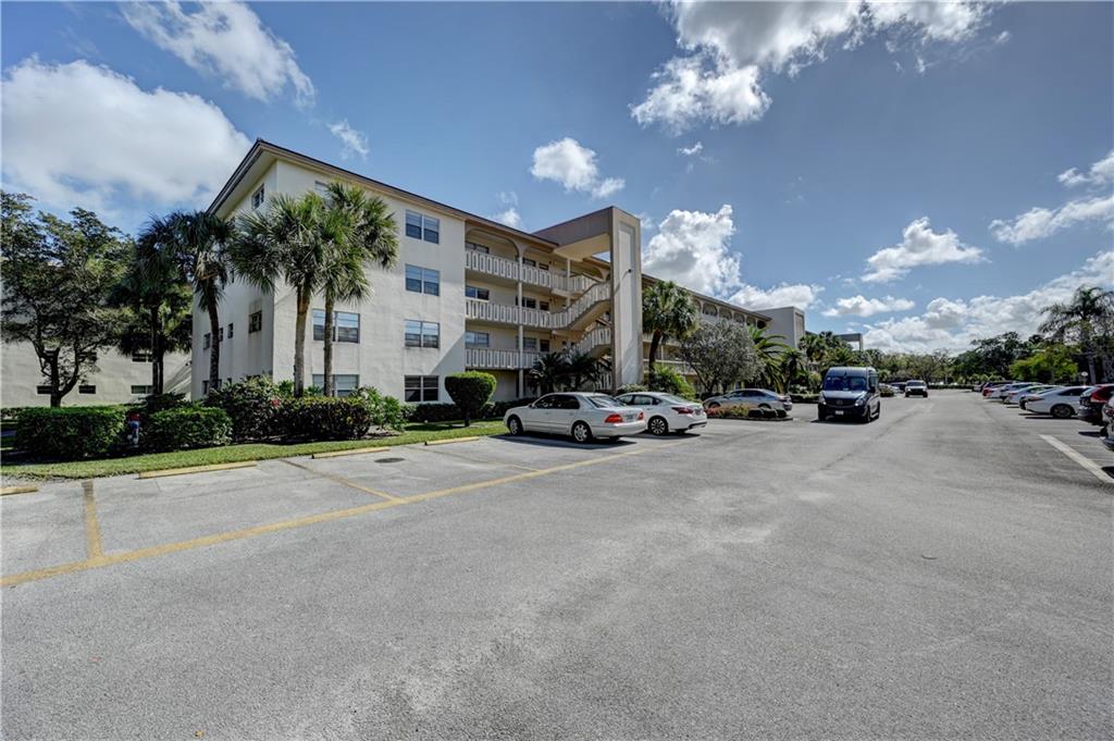 WYNMOOR VILLAGE - Residential