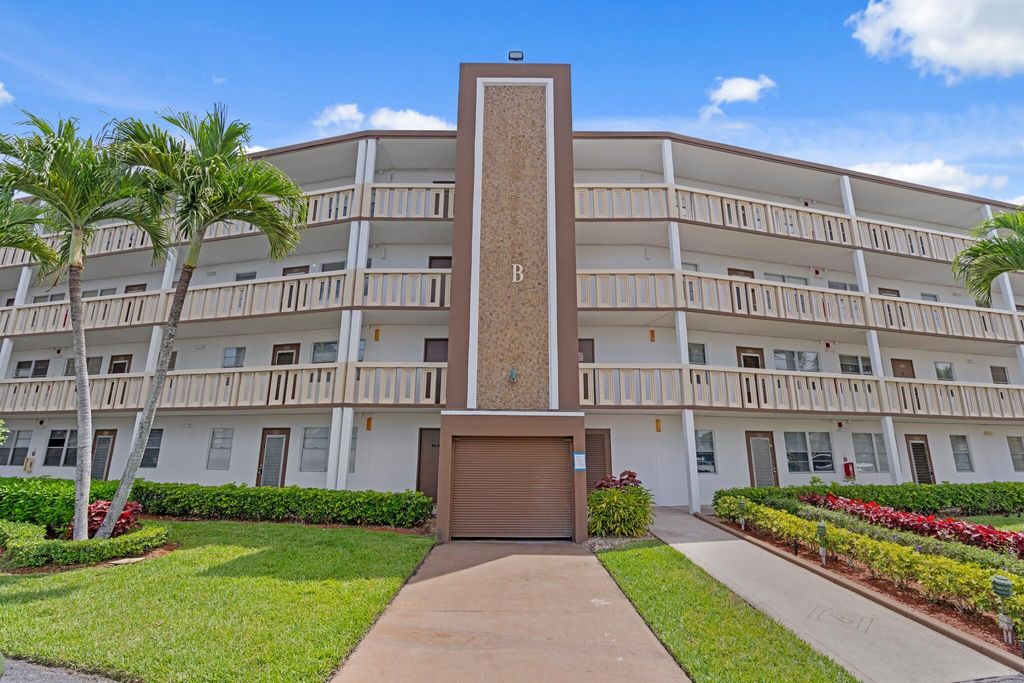 Photo of 2023 Guildford B, Boca Raton, FL 33434 (MLS # R11082596)