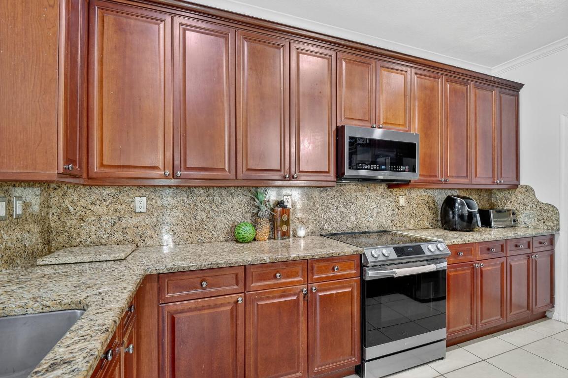 HYPOLUXO HAVERHILL PUD 2 - Residential