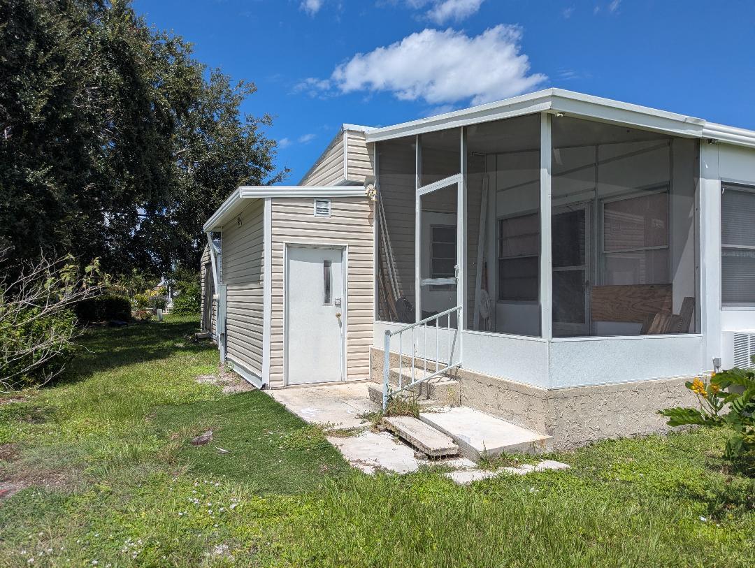 SPANISH LAKES GOLF VILLAG - Residential Lease