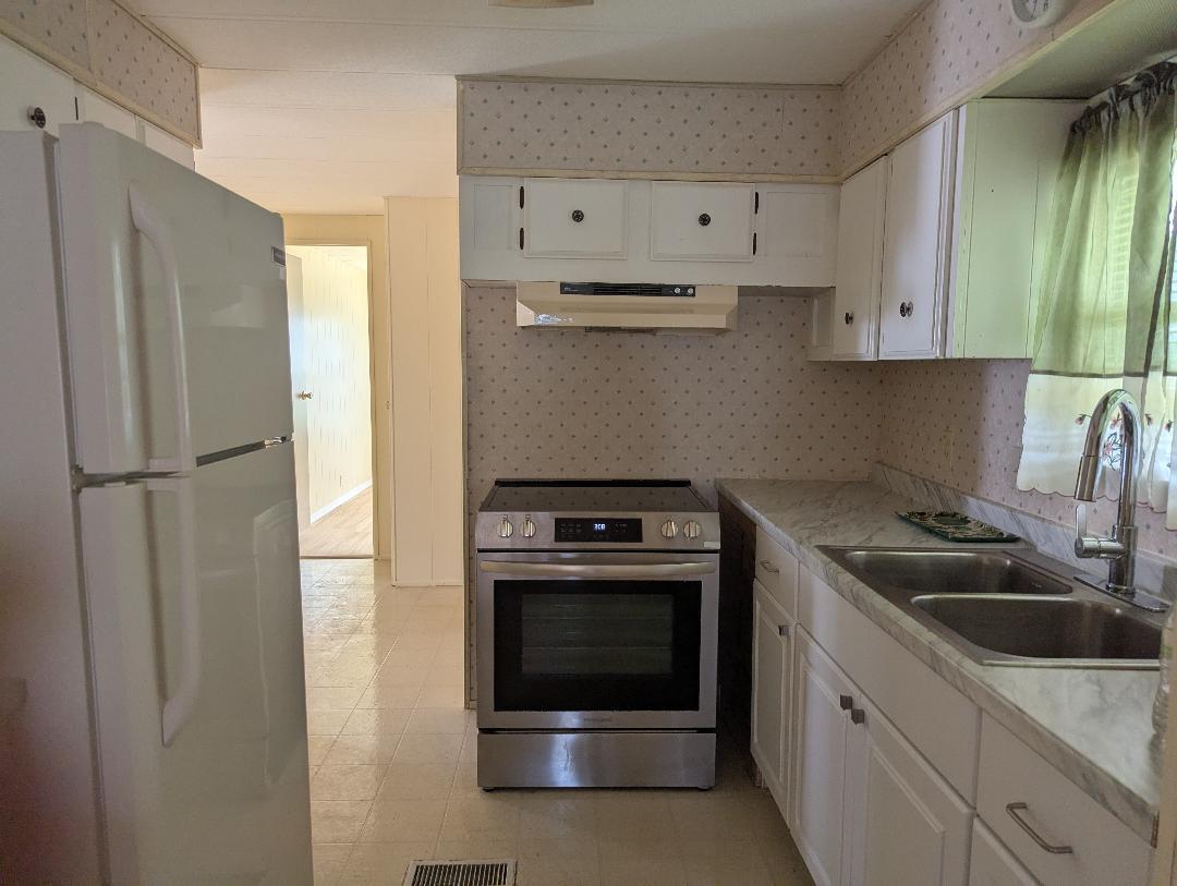 THIS WELL MAINTENAINED PARTIALLY FURNISHED 2 BEDROOM 2 BATH HOME HAS A FLEX ROOM WHICH CAN BE A 3RD BEDROOM. PARTIALLY FURNISHED FOR CONVENIENCE LOCATED CLOSE TO BEACHES, HOUSES OF WORSHIP, SHOPPING, RESTAURANTS, VARIOUS ENTERTAINMENT AND HIGHWAYS.
