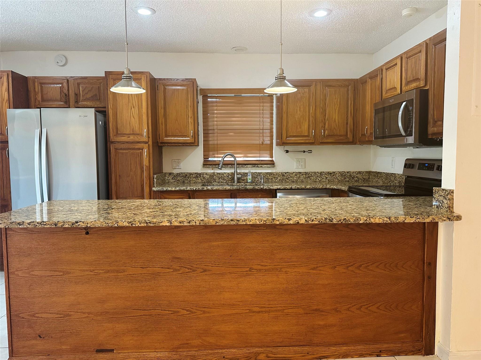 PALM HILL - Residential Lease